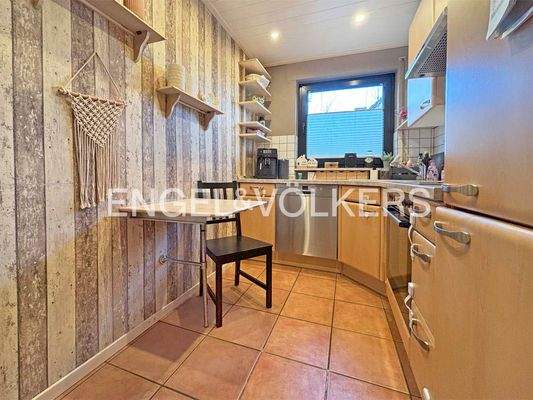 EG: Küche mit Einbauküche