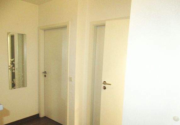 Blick in einen Teilbereich des Flures.JPG