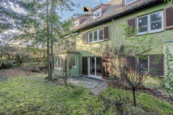 Haus Gartenansicht mit Terrasse