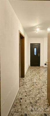 Flur mit Eingang Souterraine