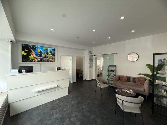 Empfangs- & Warteraum Bild 1