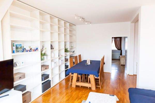 _MG_5115 wohnzimmer bücherwand