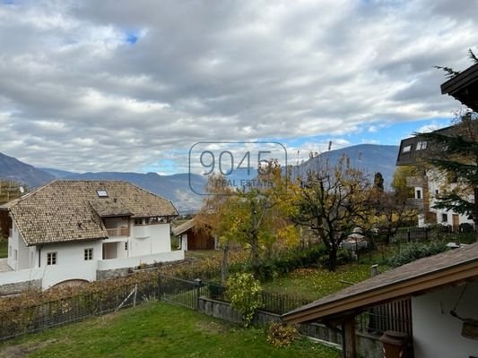 Villa mit zwei Wohneinheiten in St. Pauls in Eppan an der Weinstraße - Südtirol