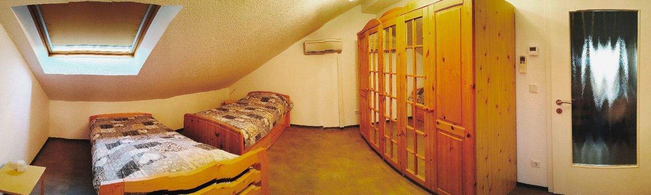 Panorama Schlafzimmer groß.jpg
