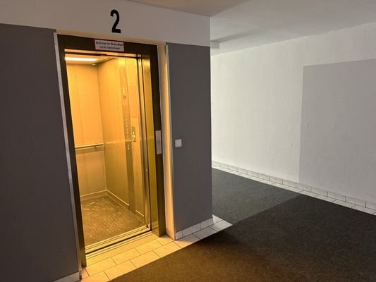 Aufzug.JPG
