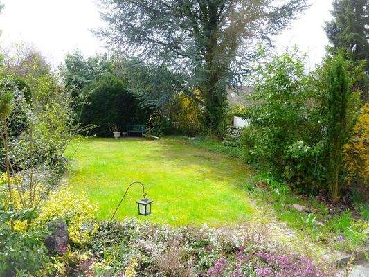 Der Garten im Sommer