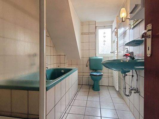 Bad mit Wanne & Dusche