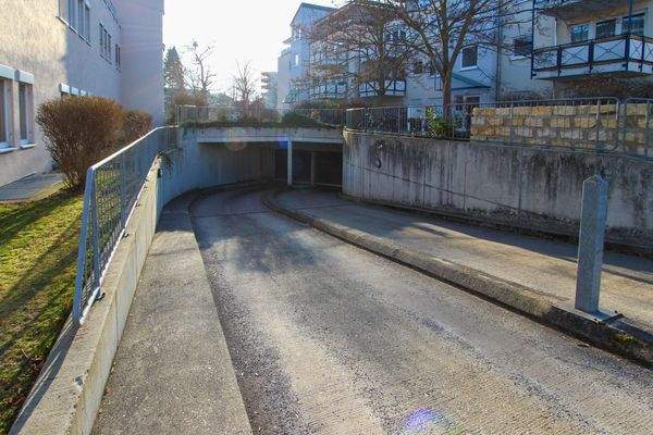 Tiefgarageneinfahrt