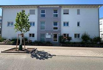 Das Wohn- und Gewerbehaus von außen