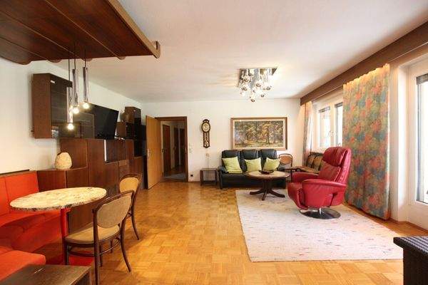 270m² gepflegter Bungalow (Zweifamilienwohnhaus) mit ausgebautem Dachgeschoss und 1.318m² Grund in Viktring in TOPLAGE