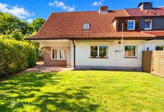 haus_garten_ohne_tisch_stuehle
