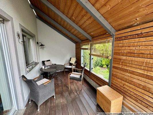 Überdachte Terrasse