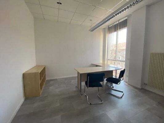 Helles Büro (ohne Möbeln)!
