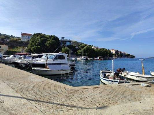 Exklusive Villa in ruhiger Traumlage direkt am Meer