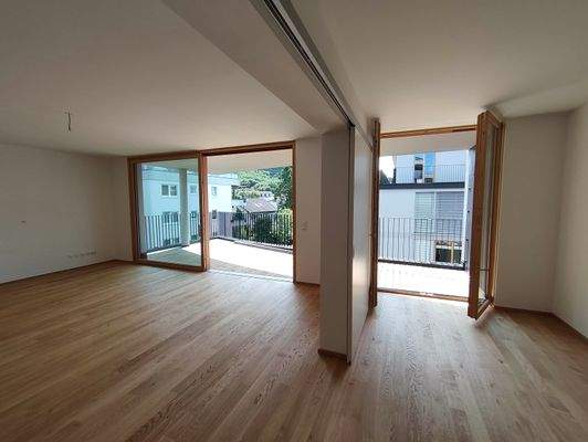 Wohnzimmer/Bibliothek