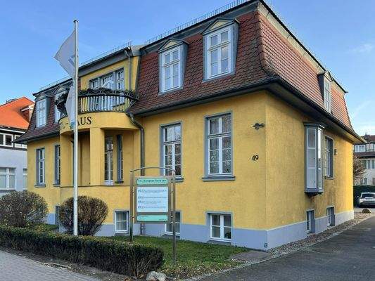 Straßenansicht - Giebel