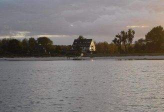 Ansicht vom Wasser.jpg