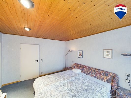 RE:MAX Immobilien DeLux Schlafzimmer 2
