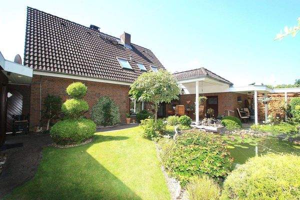 Die Rückseite vom Einfamilienhaus