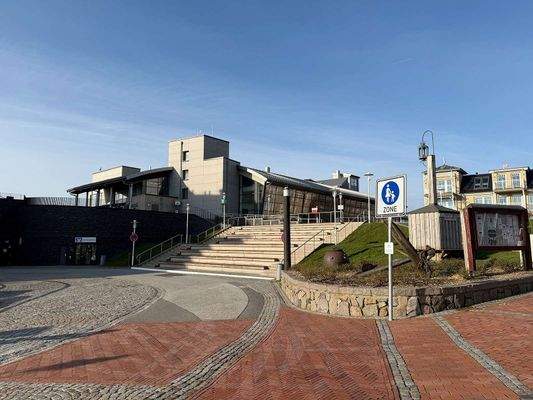 ... und zum Hauptstrand