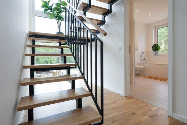 Hauskauf_Erkner_Gottesbrücker_Weg_Treppe_OG (3)