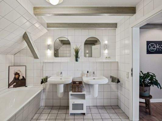 Dachgeschoss EH 3 Badezimmer