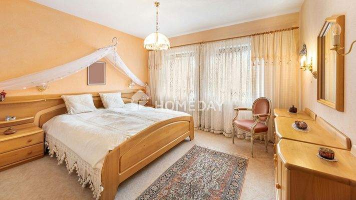 1. OG Schlafzimmer 1