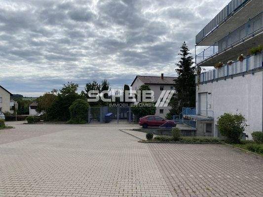 Anlieferbereich mit Rampe