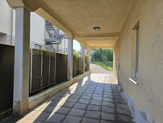 Zugang von der Straße