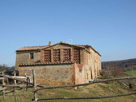 Renovierungsbedürftiges Anwesen