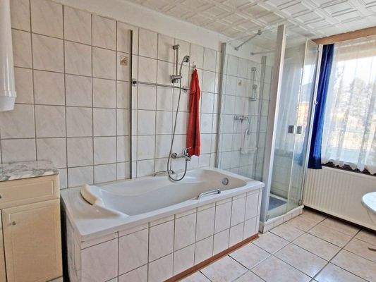 Bad im Erdgeschoss