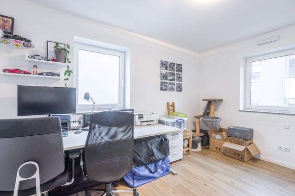 Büro / Kinderzimmer