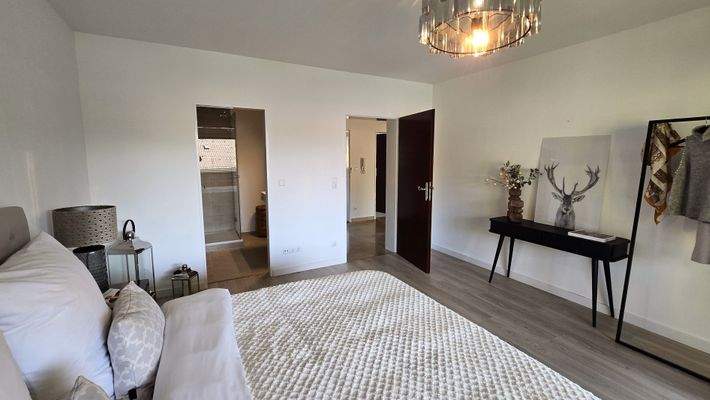 Schlafzimmer 1.1.jpg