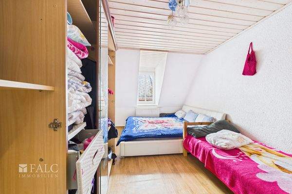 CAM04294G0-PR0028-STILL042