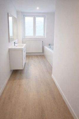 Badezimmer mit Wanne Beispiel