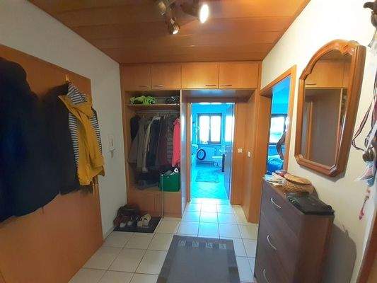 Diele mit Einbauschrank