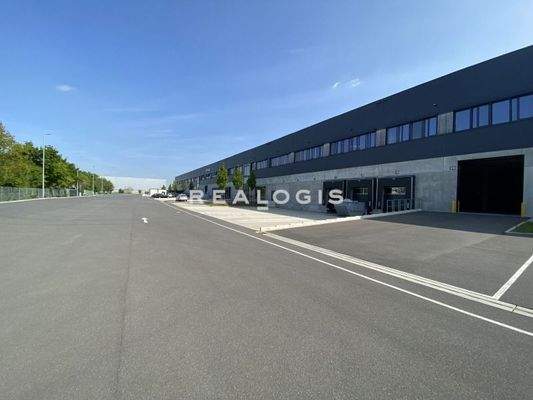 Außenansicht Hallenfläche