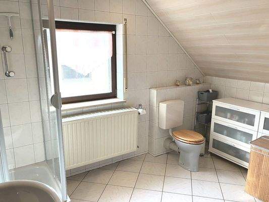 Bürogebäude: Bad...