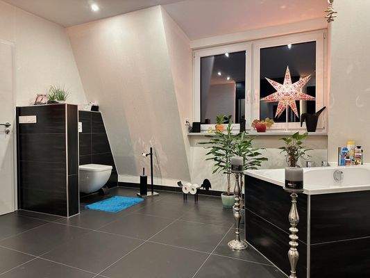 Dusch-/Wannenbad im DG - Maisonettewohnung