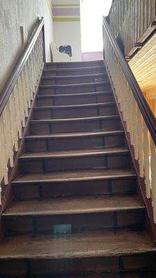 Treppe zum Obergeschoss