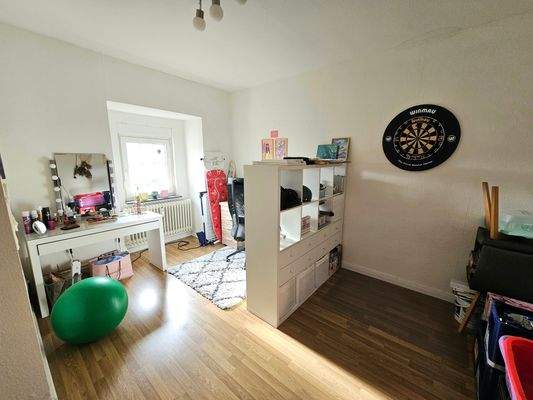 Kinder-/Arbeits- oder Gästezimmer