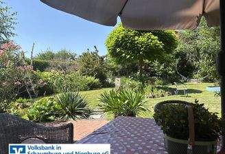 3239 Blick in den Garten