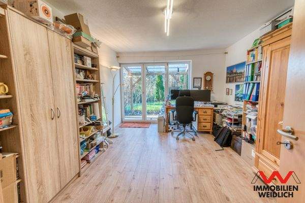 Kind 2 - Arbeitszimmer im Untergeschoss