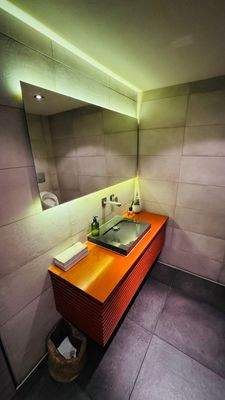 moderne Toiletten