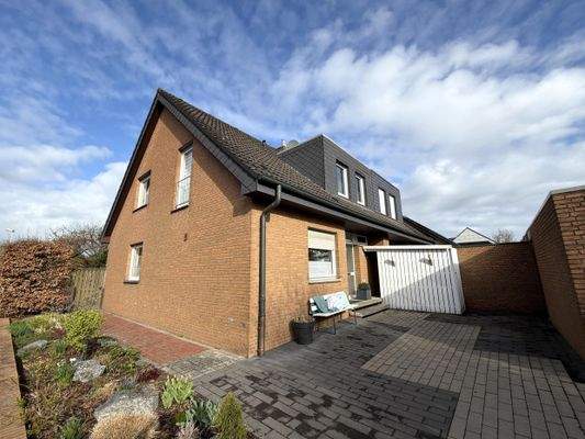 Vorgarten und Eingang