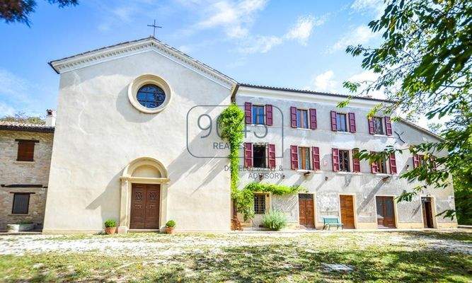 Charmantes Anwesen mit Panoramablick in den Marken
