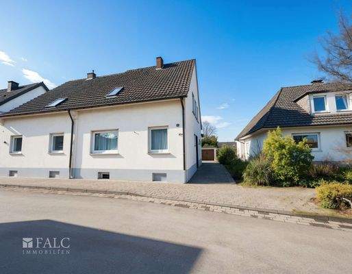 Hausansicht  - (KI generiert)