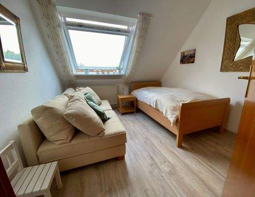 Kinder-/Arbeitszimmer I