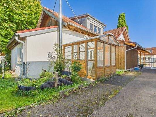 CAM03647G0-PR0081-STILL017-thumbnail-h750-70