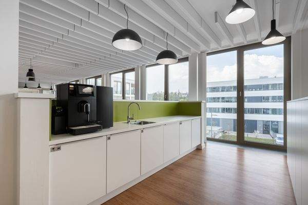 Regus_Connect_4678 _Wiesbaden_Germany_Kitchen.jpg